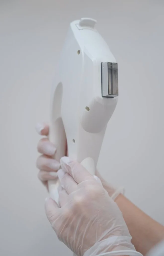 Фотоомолодження Clearlight IPL — усунення пігментації, постакне й почервонінь шкіри.